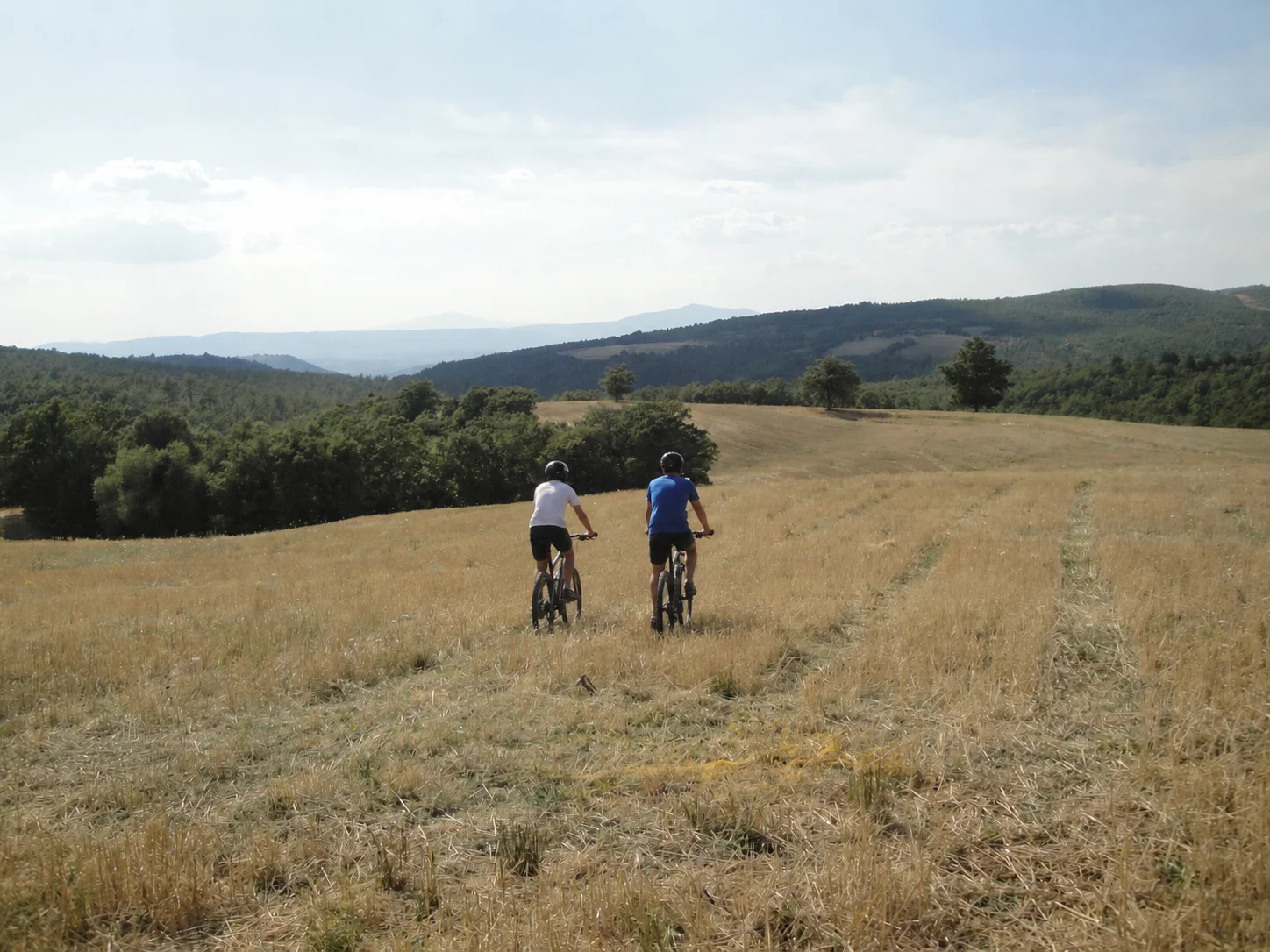 Escursioni a piedi e in e-bike nella tenuta