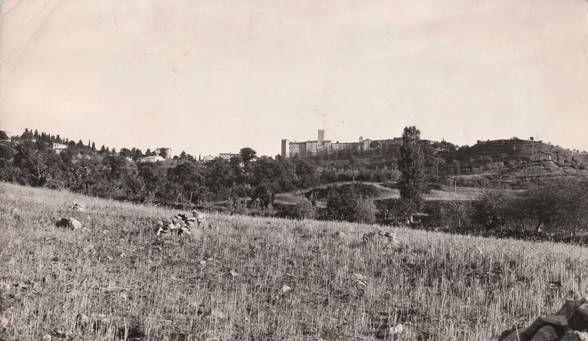 Cartolina d'epoca del borgo di Parrano
